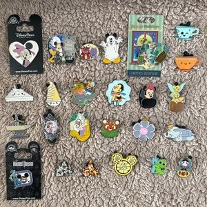 Disney Trading Pins - Lot of 25